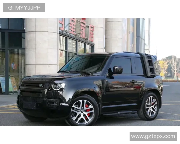 足球明星驾驶路虎豪车登场 展现非凡魅力与个人品味