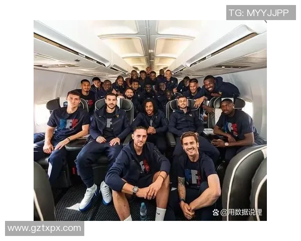 足球球星橡皮新潮流展现个性魅力 与球迷共谱绿茵梦想